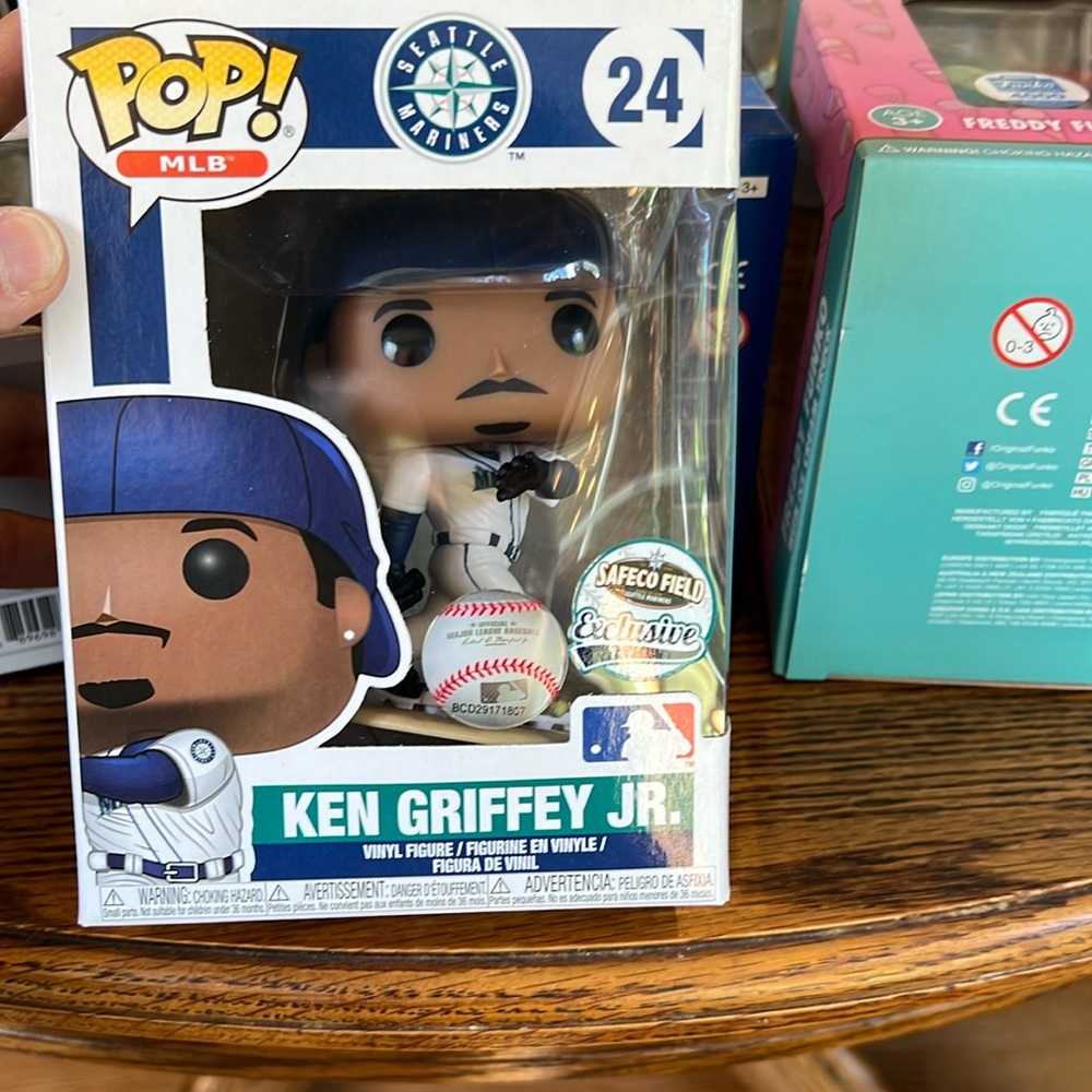 Funko pop Ken Griffey Junior Safeco field exclusive